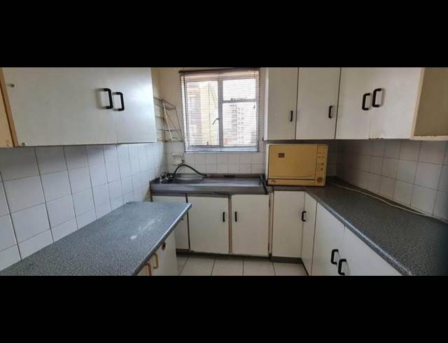 2 BEDROOM APARTMENT FOR SALE IN OVERPORT